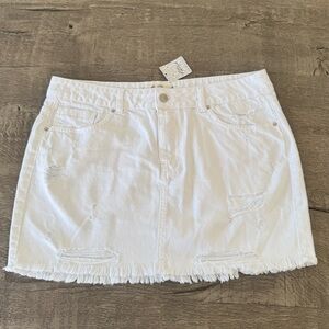 NWT Free People white distressed denim mini skirt – frayed hem – size 12